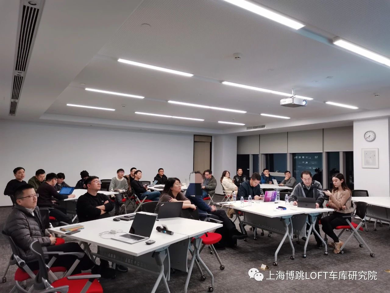 万宁杭州LOFT车库专题会